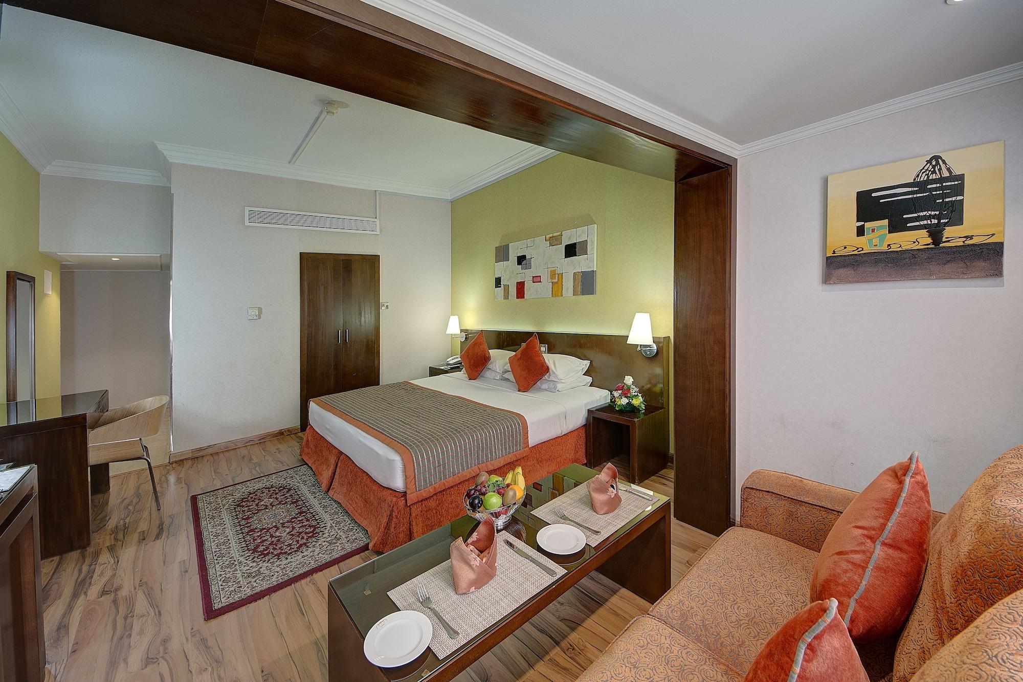 Ascot Hotel Дубай Екстериор снимка