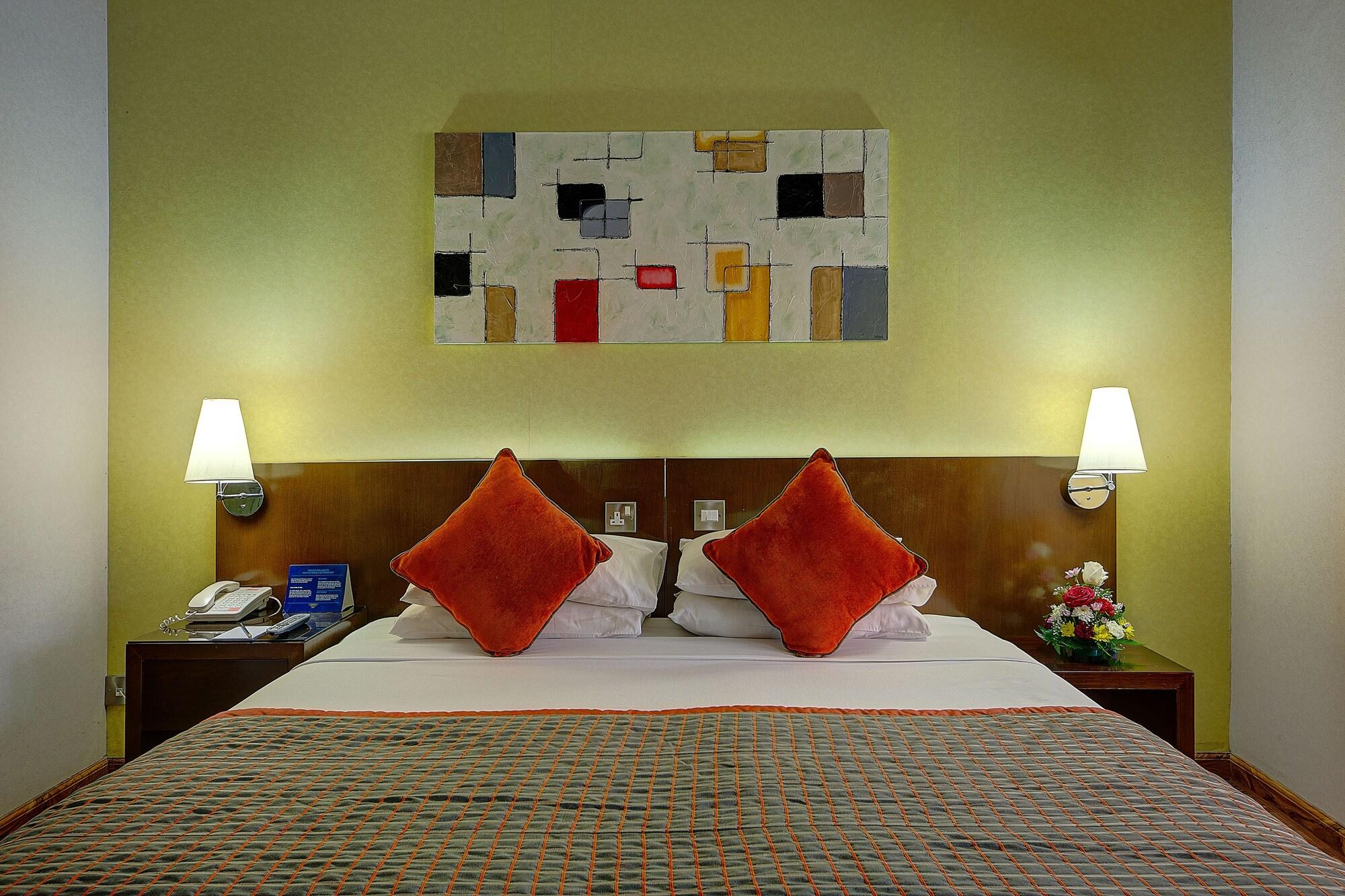 Ascot Hotel Дубай Екстериор снимка