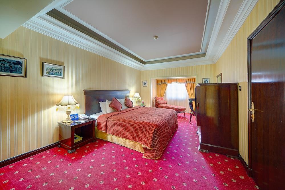 Ascot Hotel Дубай Екстериор снимка