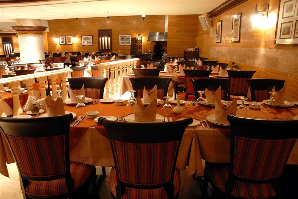Ascot Hotel Дубай Екстериор снимка